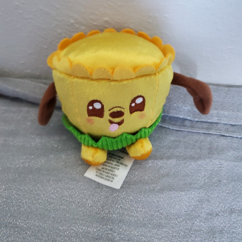 Disney Munchlings Pluto Peanut Butter Chocolate‎ Swirl scented Plush Toy mystery
